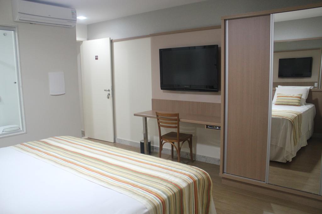 לינארס Pratti Hotel מראה חיצוני תמונה